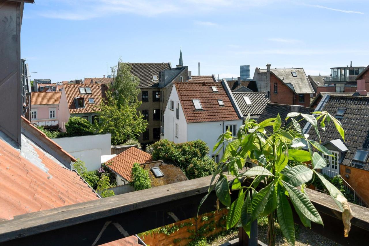 Beautiful Private Apartment, With Garden, Roof Terraze, 150 Square M, 2 Floors, 2 Bedrooms And An Extra Bed In The Livingroom Århus Exterior foto